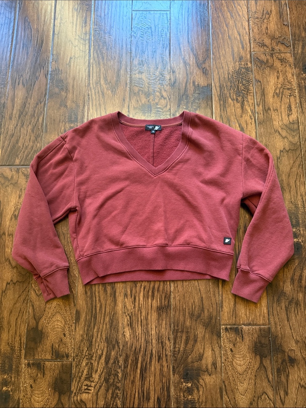 Fundamental Coast V-Neck Cropped sweatshirt- Rust color, size XS